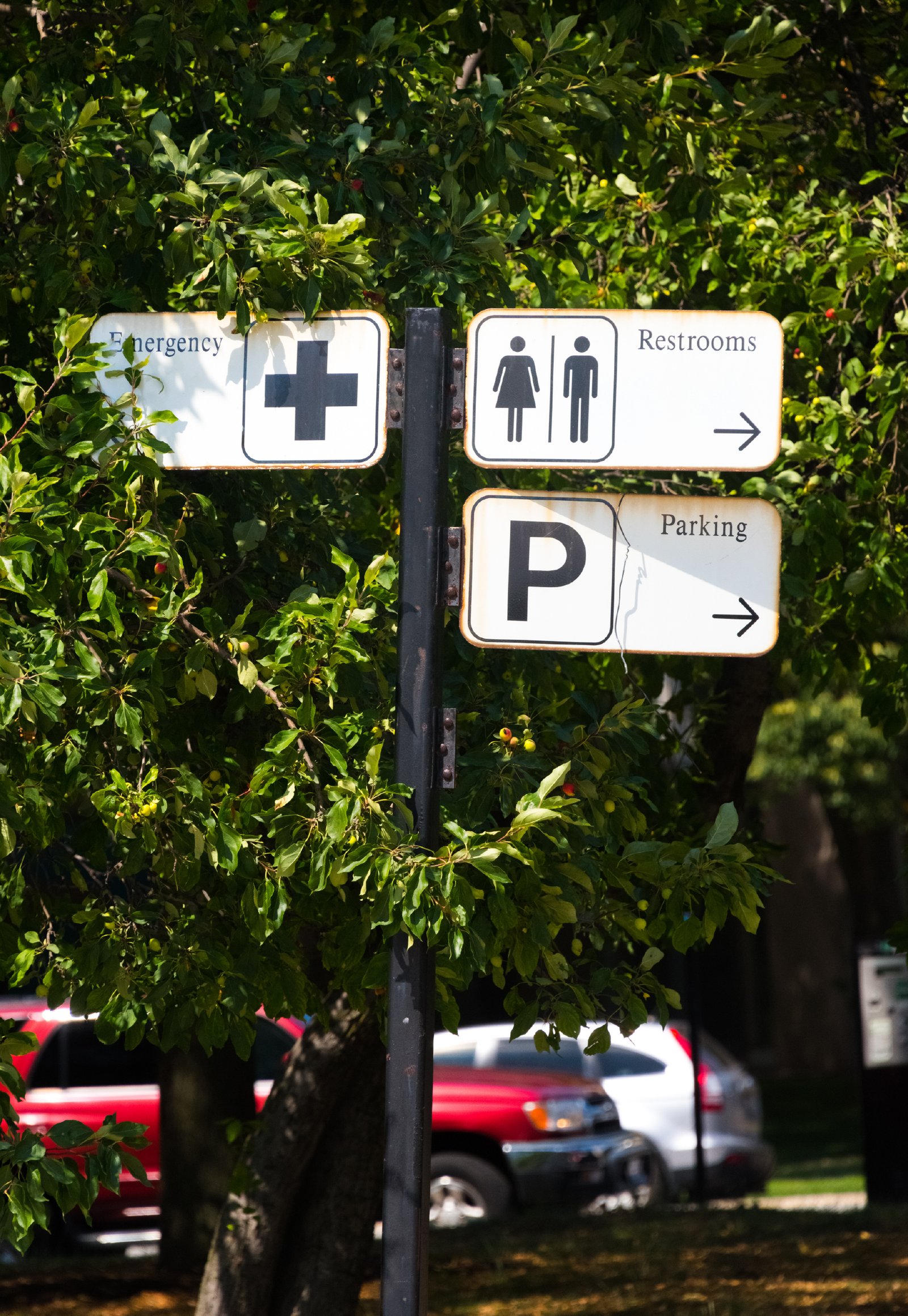 wayfinding and directional signs-08